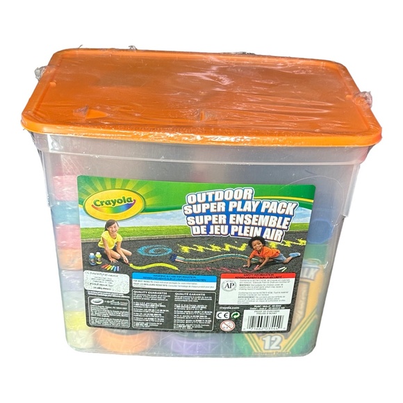 Crayola Outdoor Super Play Pack - Picture 2 of 2
